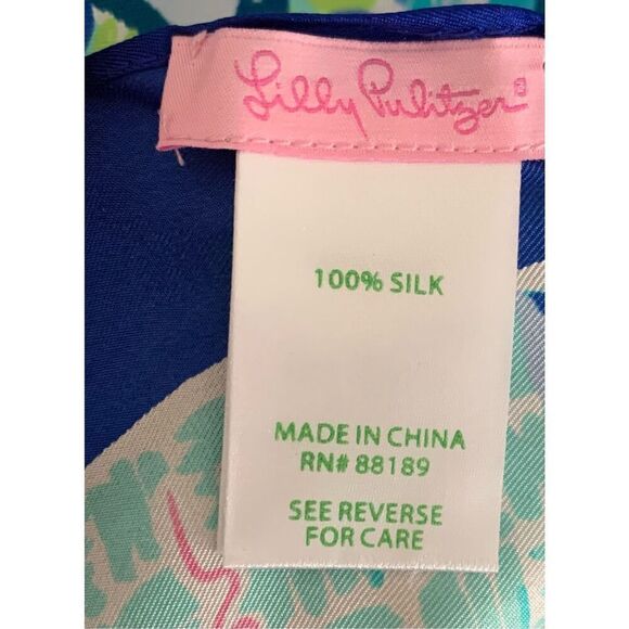 Lilly Pulitzer Sneak A Beak Bennet Blue Silk Scarf Vibrant 21x21 Peacock Print - Picture 3 of 3